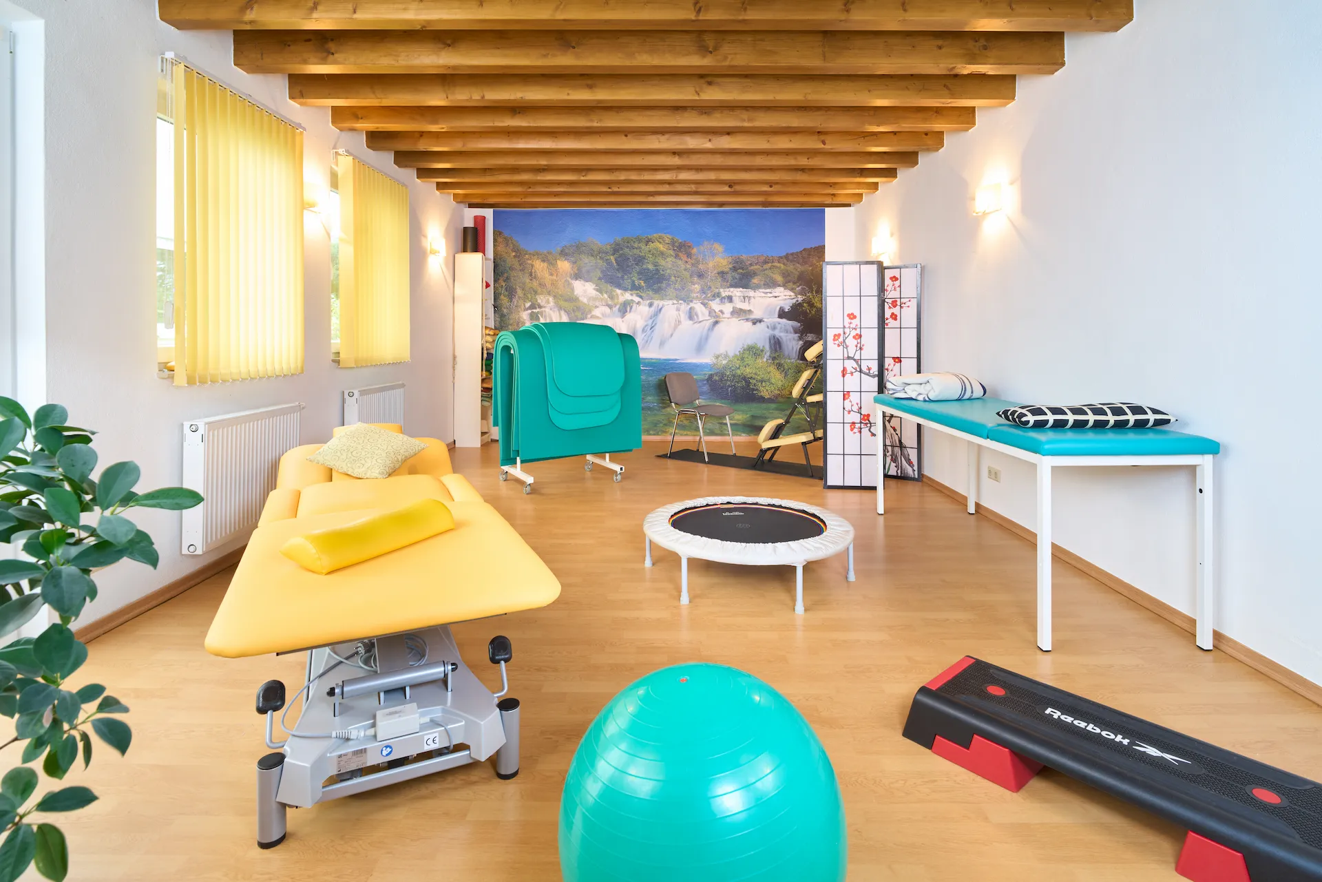 Moderne Physiotherapie Praxis Sportraum in Freiberg - Schliemann